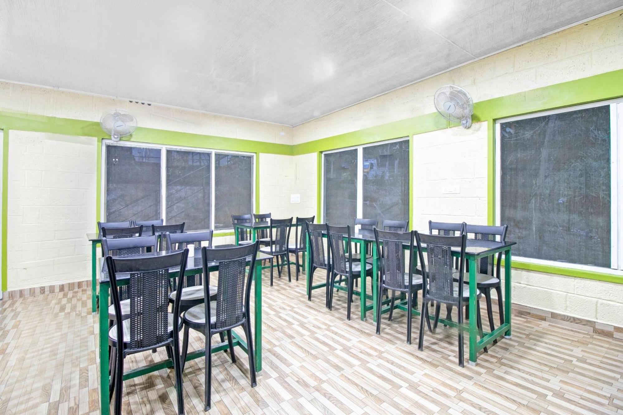 Super Capital O Pop Tavern Kazhakkottam Vettutura 외부 사진
